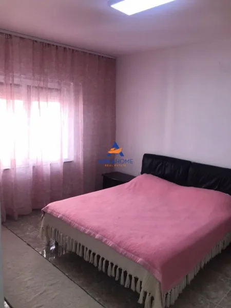 Tirane, jepet me qera apartament 2+1 Kati 4, 80 m² 572 € 