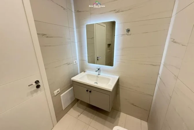 Tirane, jepet me qera zyre Kati 7, 100 m² 939 € (Komuna e parisit)