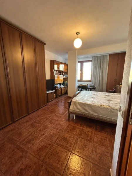 Tirane, jepet me qera apartament 2+1 , 100 m² 750 € (Zogu i Zi)