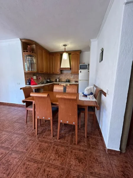 Tirane, jepet me qera apartament 2+1 , 100 m² 750 € (Zogu i Zi)