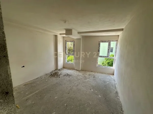 Tirane, shitet apartament duplex 2+1 Kati 0, 123 m² 140.000 € (Golem)