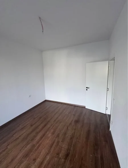 Tirane, shitet apartament 1+1+Ballkon Kati 2, 63 m² 85.000 € (PASKUQAN)