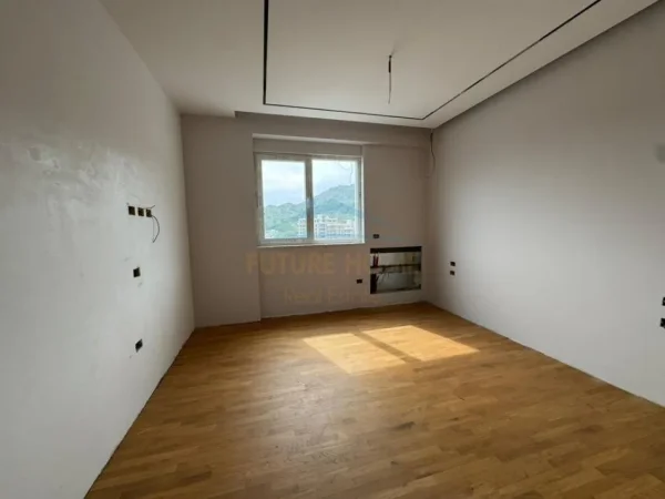 Tirane, shitet apartament 3+1 Kati 6, 750.000 € 