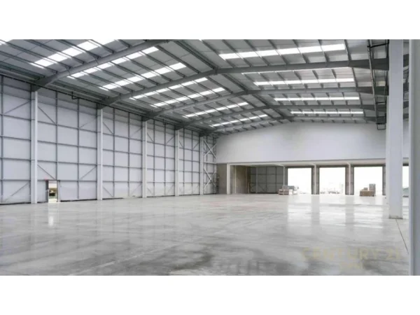 Tirane, jepet me qera magazine Kati 0, 240 m² 1.400 € (Rrethi i Saukut)