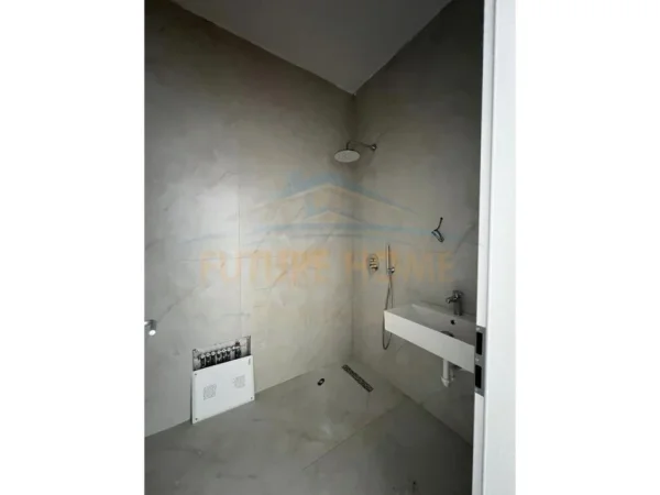 Tirane, jepet me qera apartament 1+1 Kati 1, 45 m² 350 € (Fresk)