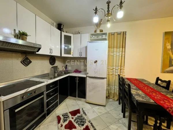 Tirane, jap me qera apartament 2+1 Kati 1, 78 m² 450 € (Kopshti Zologjik)