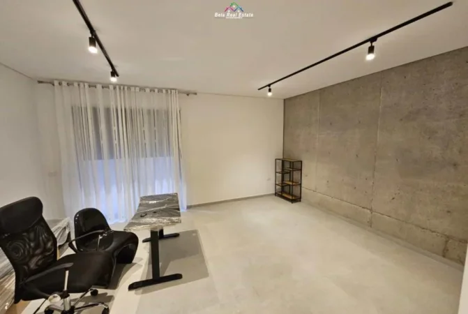 Tirane, jepet me qera Vile 5+1 , 310 m² 3.400 € (mullet)