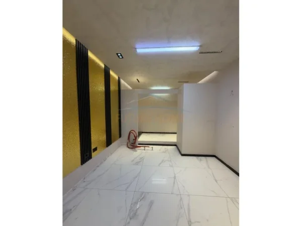 Qera, Ambient Komercial, Rruga e Kosovarve 1,150 €, UNA64231