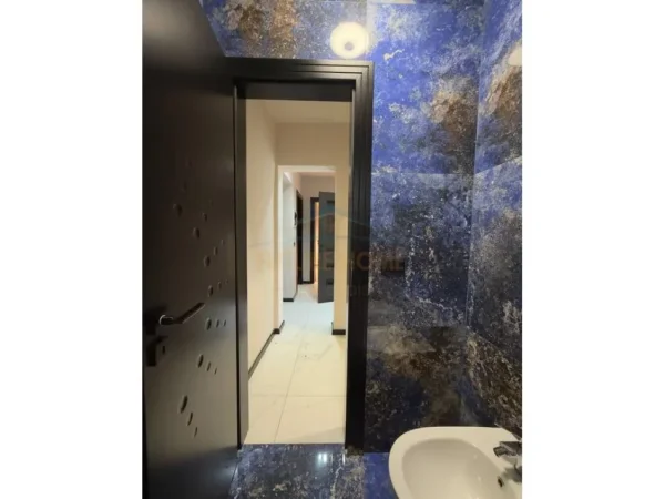 Qera, Ambient Komercial, Rruga e Kosovarve 1,150 €, UNA64231