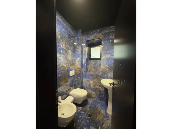 Qera, Ambient Komercial, Rruga e Kosovarve 1,150 €, UNA64231