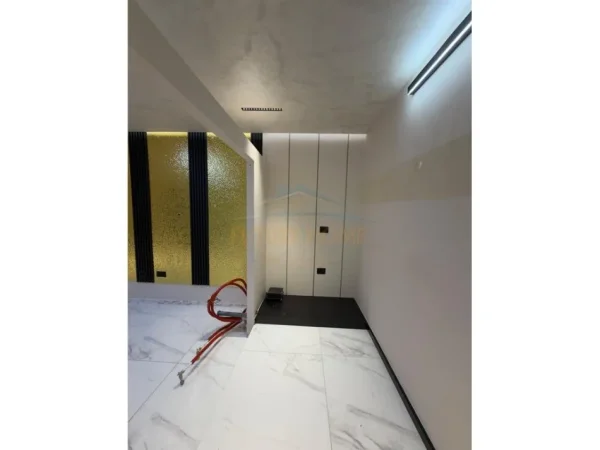 Qera, Ambient Komercial, Rruga e Kosovarve 1,150 €, UNA64231