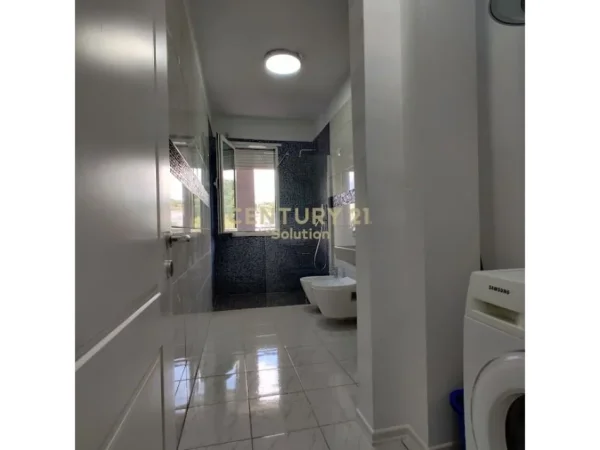 Tirane, jepet me qera apartament 2+1 Kati 2, 120 m² 700 € (Kopeshti Zoologjik)