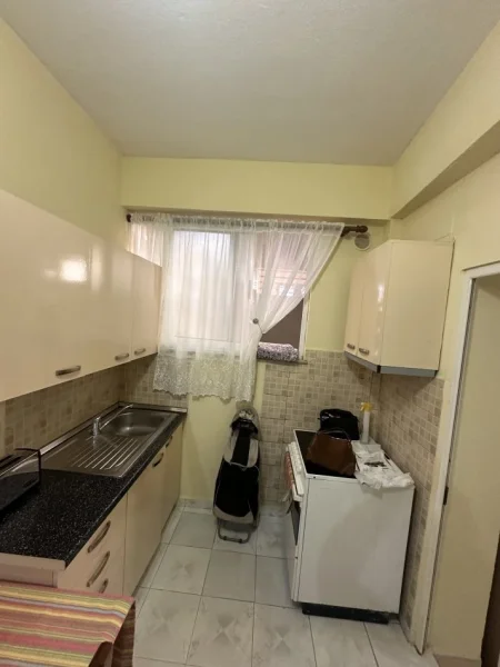 Tirane, jepet me qera garsonier 1+1 Kati 1, 315 € 