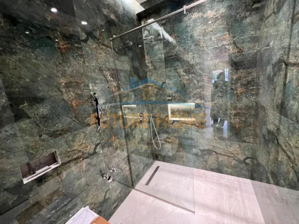 Tirane, shitet apartament 2+1 Kati 1, 188 m² 360.000 € (Komuna e Parisit)