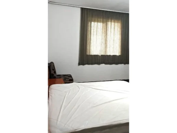 Tirane, jepet me qera apartament 2+1 Kati 1, 90 m² 450 € 