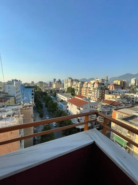 Tirane, jepet me qera apartament 2+1 , 85 m² 800 € (Gjimnazi Petro Nini Luarasi)