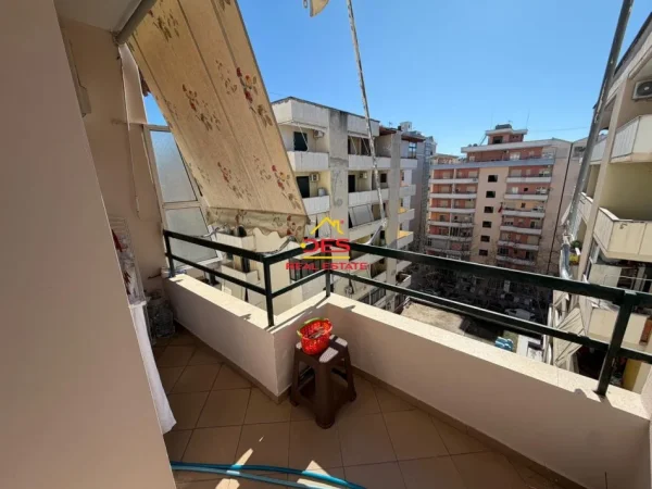 Vlore, shitet apartament 3+1+Ballkon Kati 7, 133 m² 190.000 € (Rruga Gjergj Arianiti)