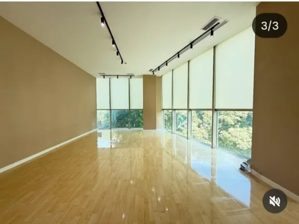 Tirane, jepet me qera zyre Kati 2, 50 m² 1.000 € (MYSLYM SHYRI)