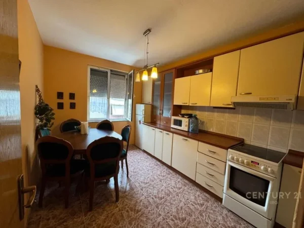 Tirane, jepet me qera apartament 1+1 Kati 4, 60 m² 450 € 