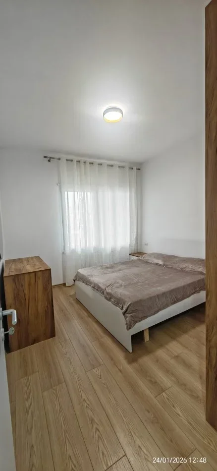 Tirane, jap me qera apartament 1+1+Ballkon Kati 5, 450 €