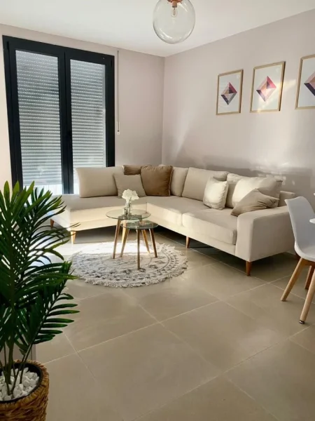 Tirane, jepet me qera apartament 1+1+Ballkon Kati 10, 70 m² 500 € 