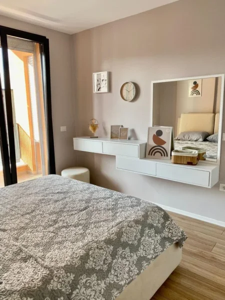 Tirane, jepet me qera apartament 1+1+Ballkon Kati 10, 70 m² 500 € 