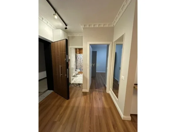 Tirane, jepet me qera apartament 2+1 , 78 m² 650 € 