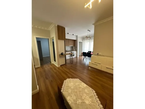 Tirane, jepet me qera apartament 2+1 , 78 m² 650 € 