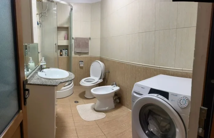 Tirane, jepet me qera apartament 2+1 Kati 4, 85 m² 600 € 