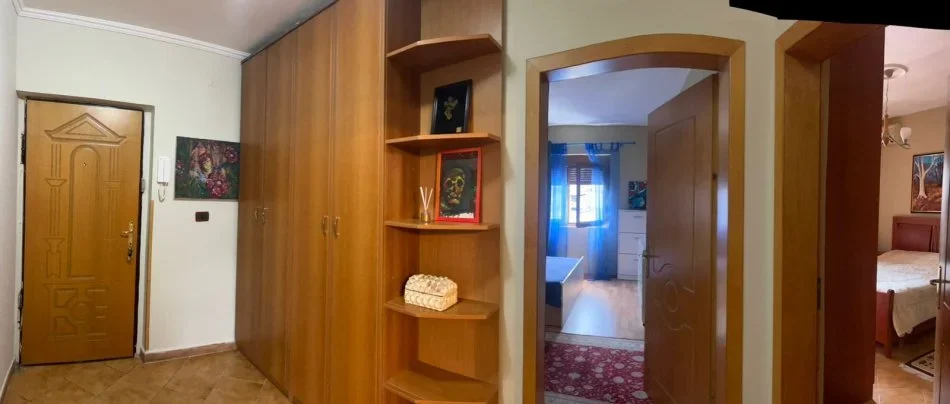Tirane, jepet me qera apartament 2+1 Kati 4, 85 m² 600 € 
