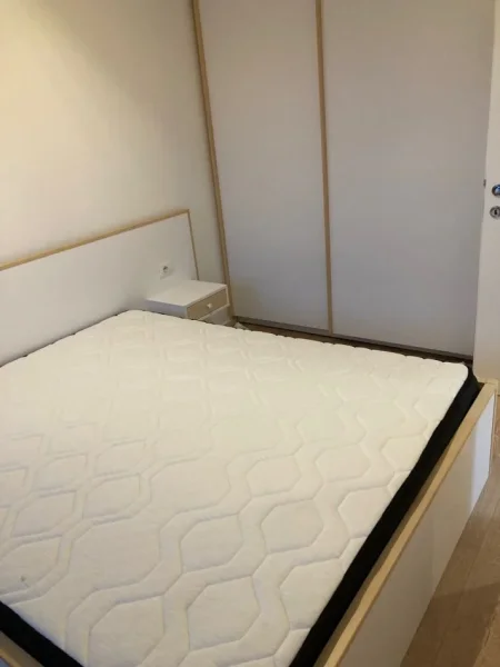 Tirane, jepet me qera apartament 1+1+Ballkon kat 9, me 449€/muaj, Birra Tirana (Rruga Bedri Karapici)