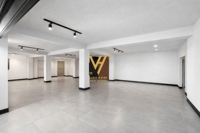 Tirane, jepet me qera magazine Kati 0, 220 m² 2.000 € (SAUK I RI)