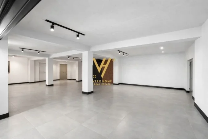 Tirane, jepet me qera magazine Kati 0, 220 m² 2.000 € (SAUK I RI)