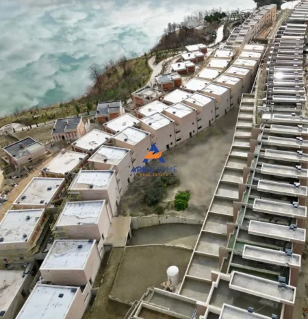Tirane, shitet apartament Dublex Kati 3, 390.000 € 