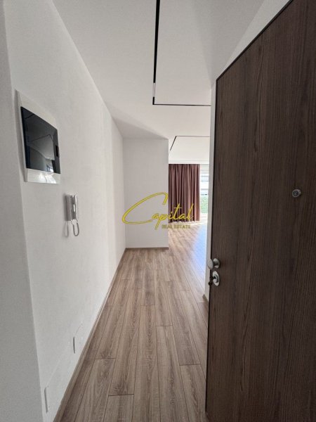 Tirane, jepet me qera zyre Kati 7, 110 m² 900 € (KOMUNA E PARISIT)