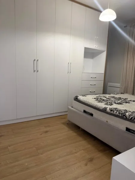 Tirane, jepet me qera nga Pronari, pa-komision apartament 2+1+Ballkon Kati 5, 100 m² 650 € (Rr.Stavri Themeli)