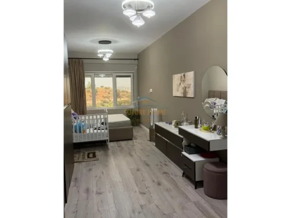 Tirane, shitet apartament duplex 3+1 Kati 1, 240 m² 335.000 € (Rezidenca Kodra e Diellit 2)