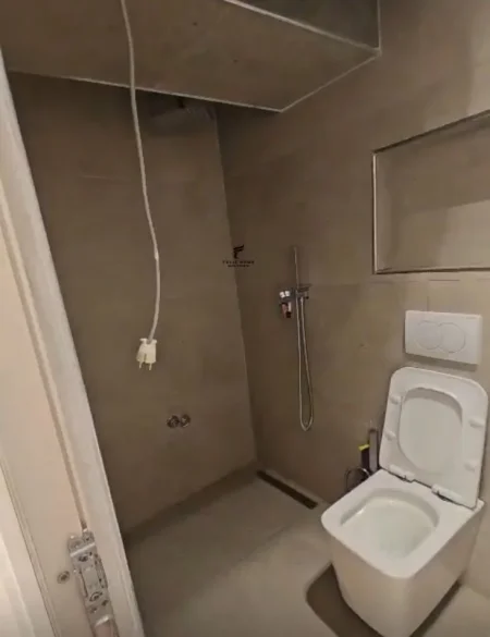 Tirane, jepet me qera zyre Kati 1, 50 m² 500 € (RRUGA BARDHYL)