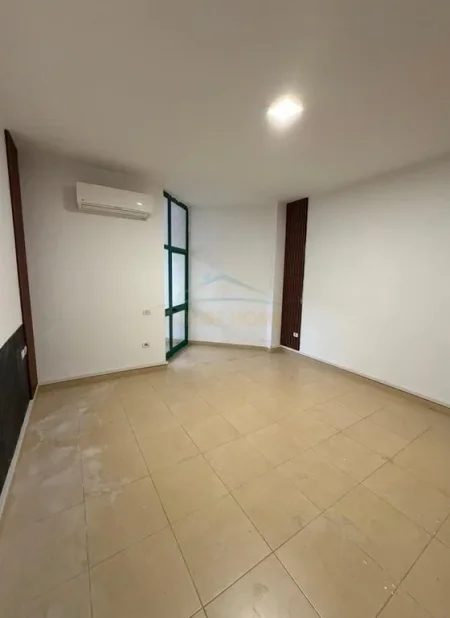 Tirane, shitet apartament 2+1 Kati 3, 104 m² 299.000 € (Rruga e Kavajës)