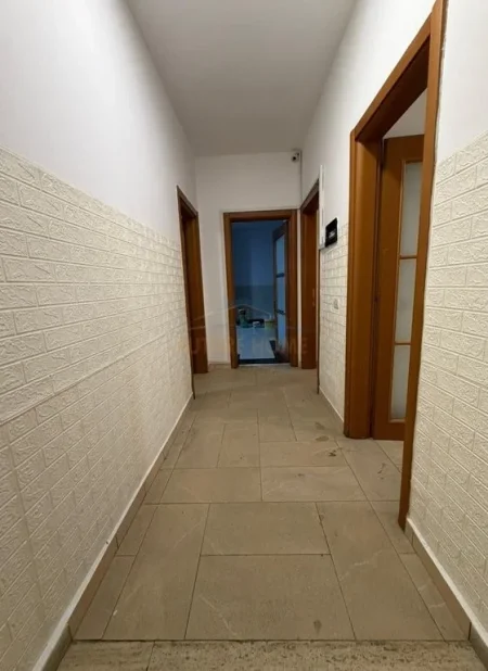 Tirane, shitet apartament 2+1 Kati 3, 104 m² 299.000 € (Rruga e Kavajës)