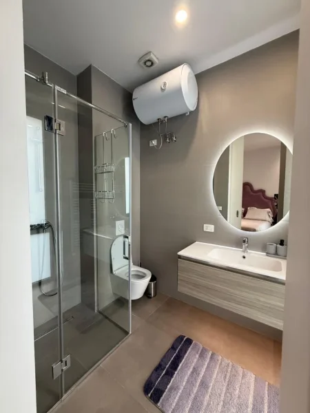 Tirane, jepet me qera apartament 2+1+Ballkon Kati 6, 1.500 € (Park Gate, Rruga e Elbasanit)