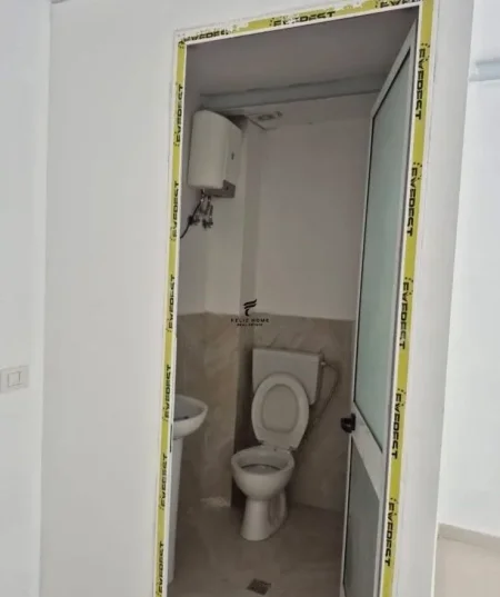 Tirane, jepet me qera dyqan Kati 0, 50 m² 500 € (BULEVARDI I RI)