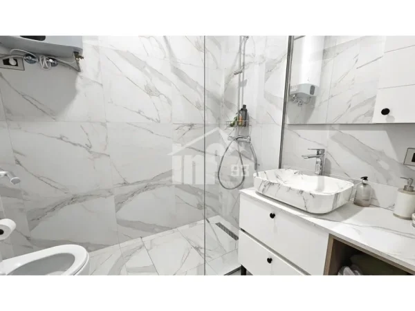 Tirane, shitet apartament 2+1 Kati 8, 99 m² 210.000 € (NË RRUGËN “5 MAJI”)