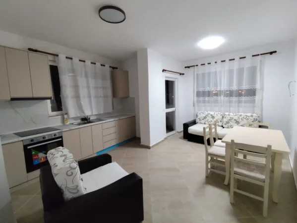 Tirane, jepet me qera apartament 2+1 Kati 4, 96 m² 450 € (YZBERISHT)