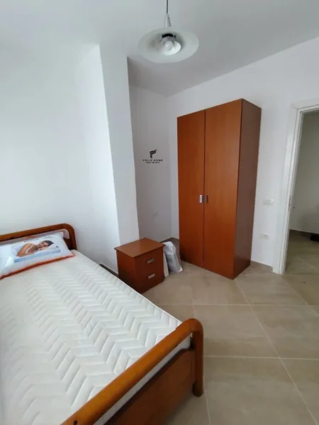 Tirane, jepet me qera apartament 2+1 Kati 4, 96 m² 450 € (YZBERISHT)