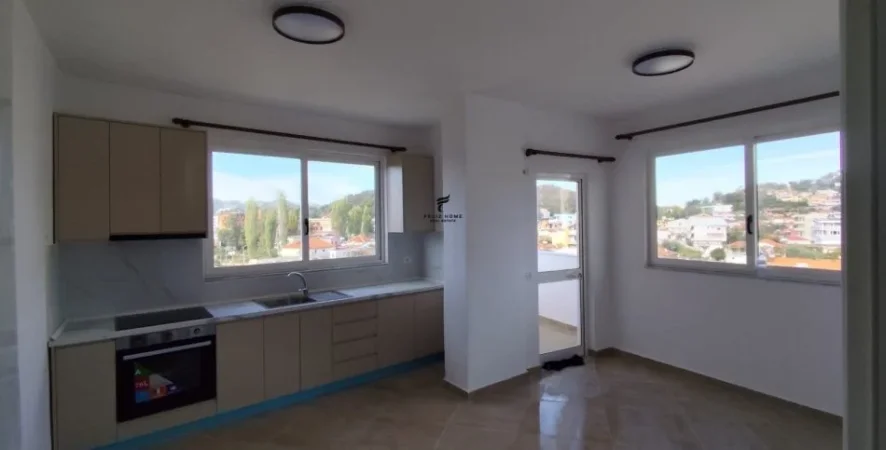 Tirane, jepet me qera apartament 2+1 Kati 4, 96 m² 450 € (YZBERISHT)