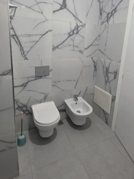 Tirane, jepet me qera 1+1+Ballkon , (Astir)