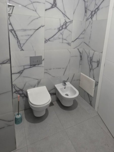 Tirane, jepet me qera 1+1+Ballkon , (Astir)