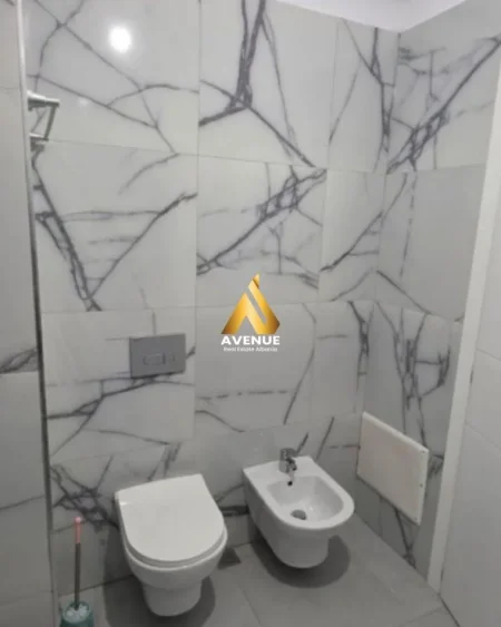 Tirane, jepet me qera apartament 1+1 Kati 7, 75 m² 45.000 € 