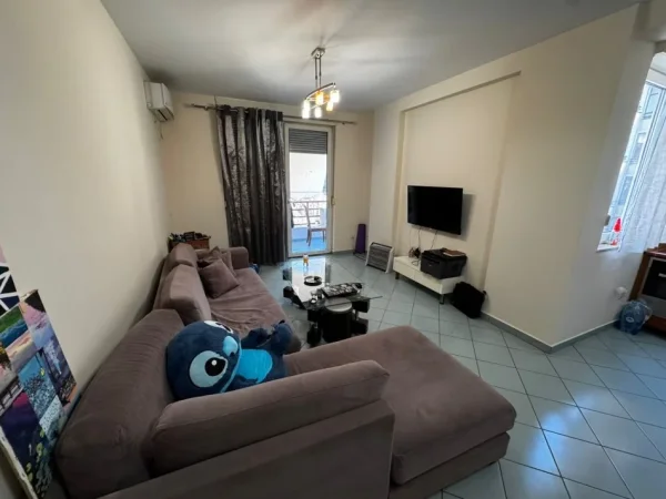 Tirane, shitet apartament 1+1+Ballkon Kati 2, 73 m² 142.000 € (Rruga Rrapo Hekali)